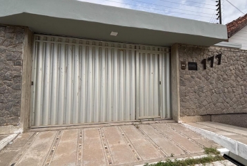 Casa Disponível para Locação - Bairro do Carmo